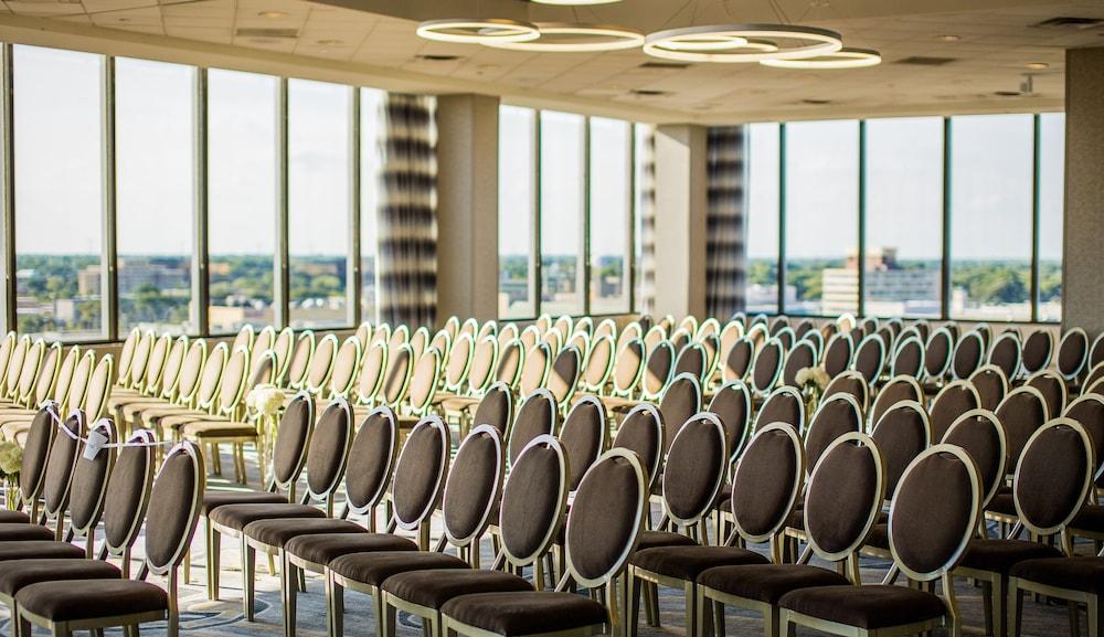 Doubletree By Hilton Hotel And Conference Center Chicago North Shore Скокі Екстер'єр фото