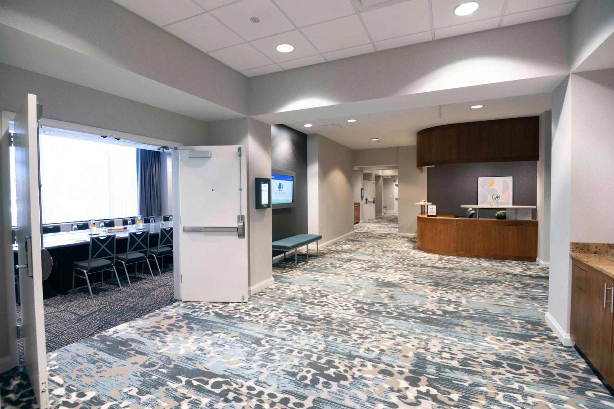 Doubletree By Hilton Hotel And Conference Center Chicago North Shore Скокі Екстер'єр фото