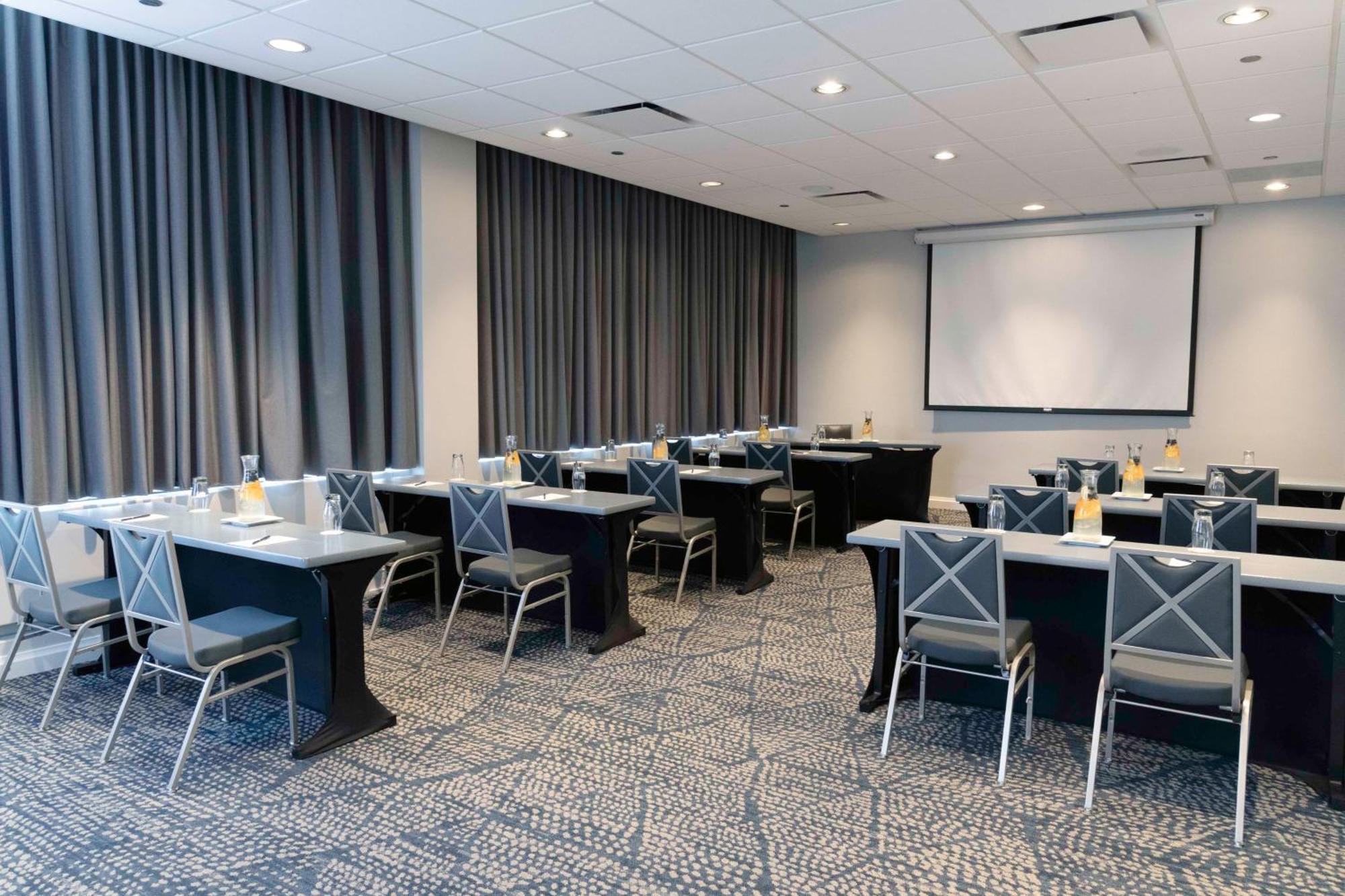 Doubletree By Hilton Hotel And Conference Center Chicago North Shore Скокі Екстер'єр фото