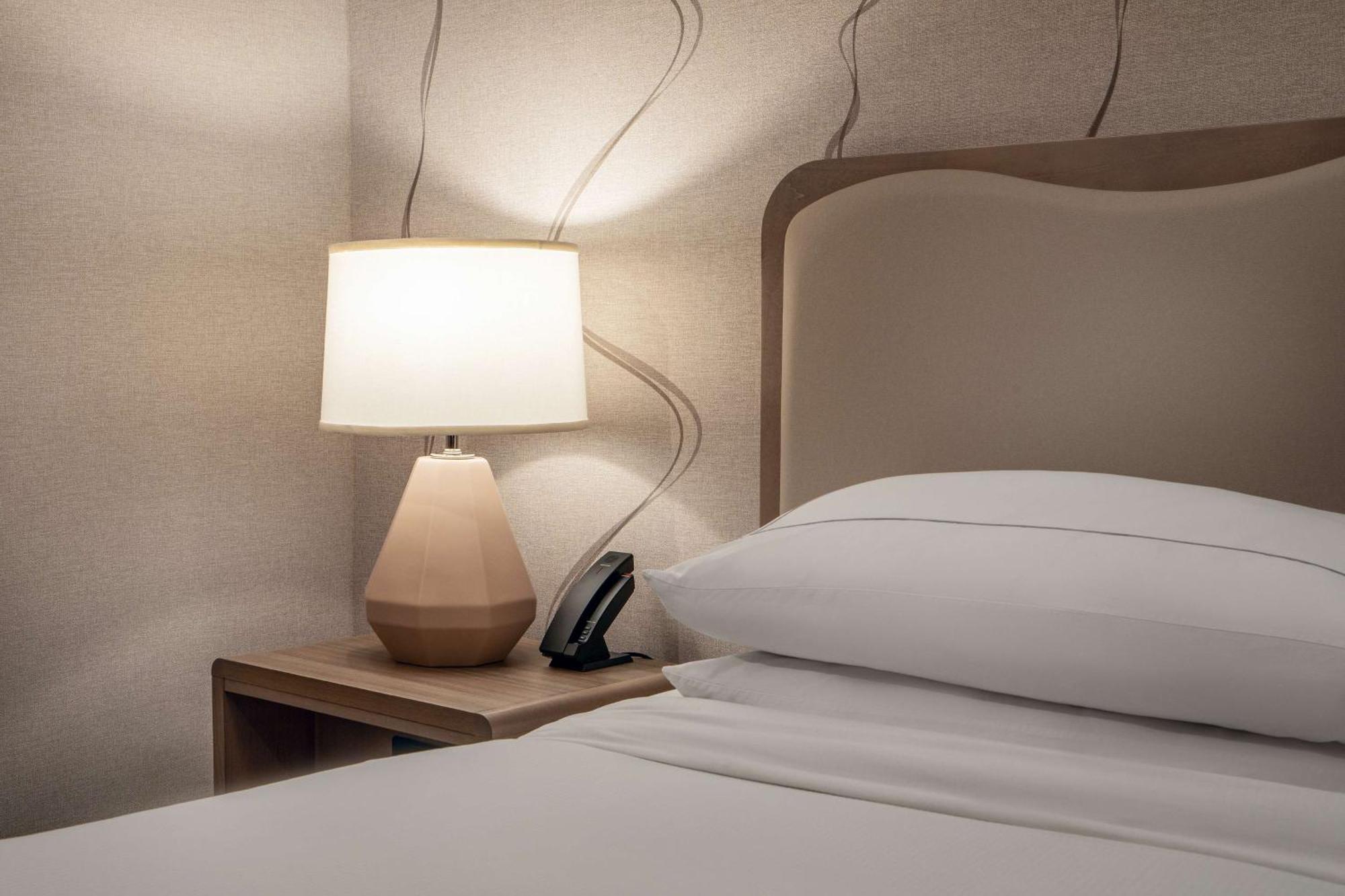 Doubletree By Hilton Hotel And Conference Center Chicago North Shore Скокі Екстер'єр фото