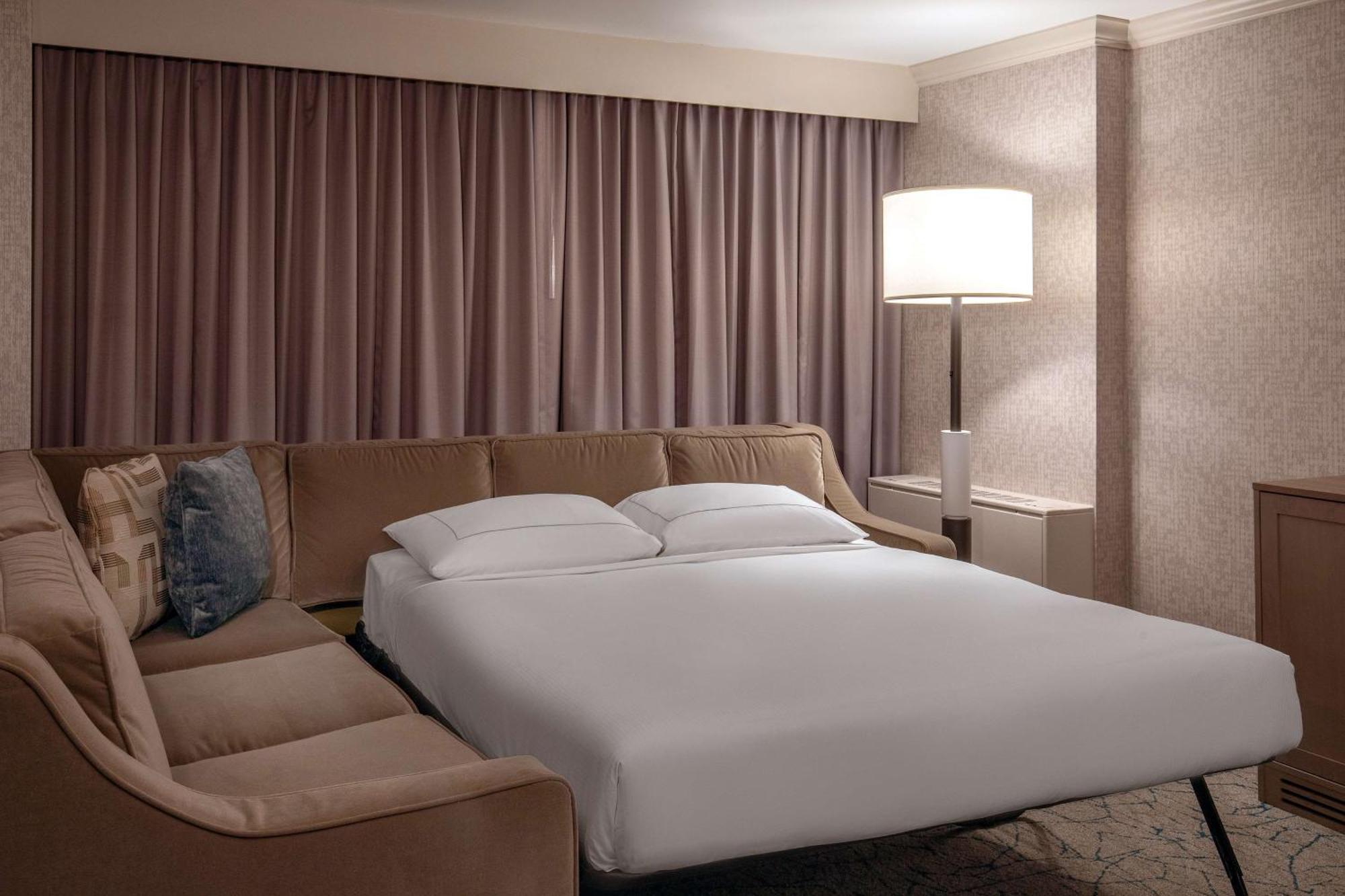 Doubletree By Hilton Hotel And Conference Center Chicago North Shore Скокі Екстер'єр фото