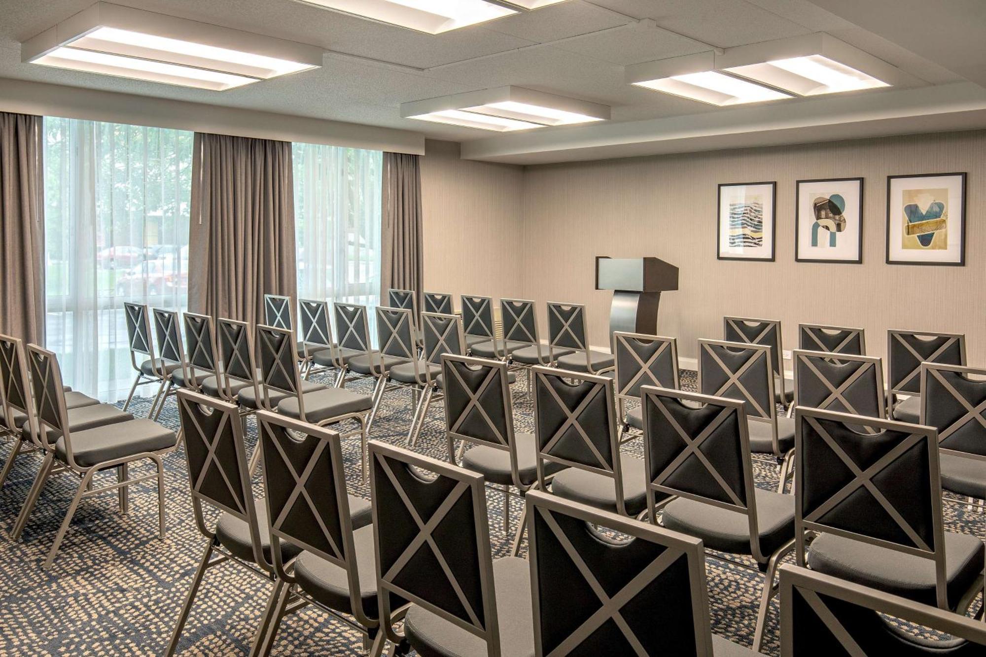 Doubletree By Hilton Hotel And Conference Center Chicago North Shore Скокі Екстер'єр фото