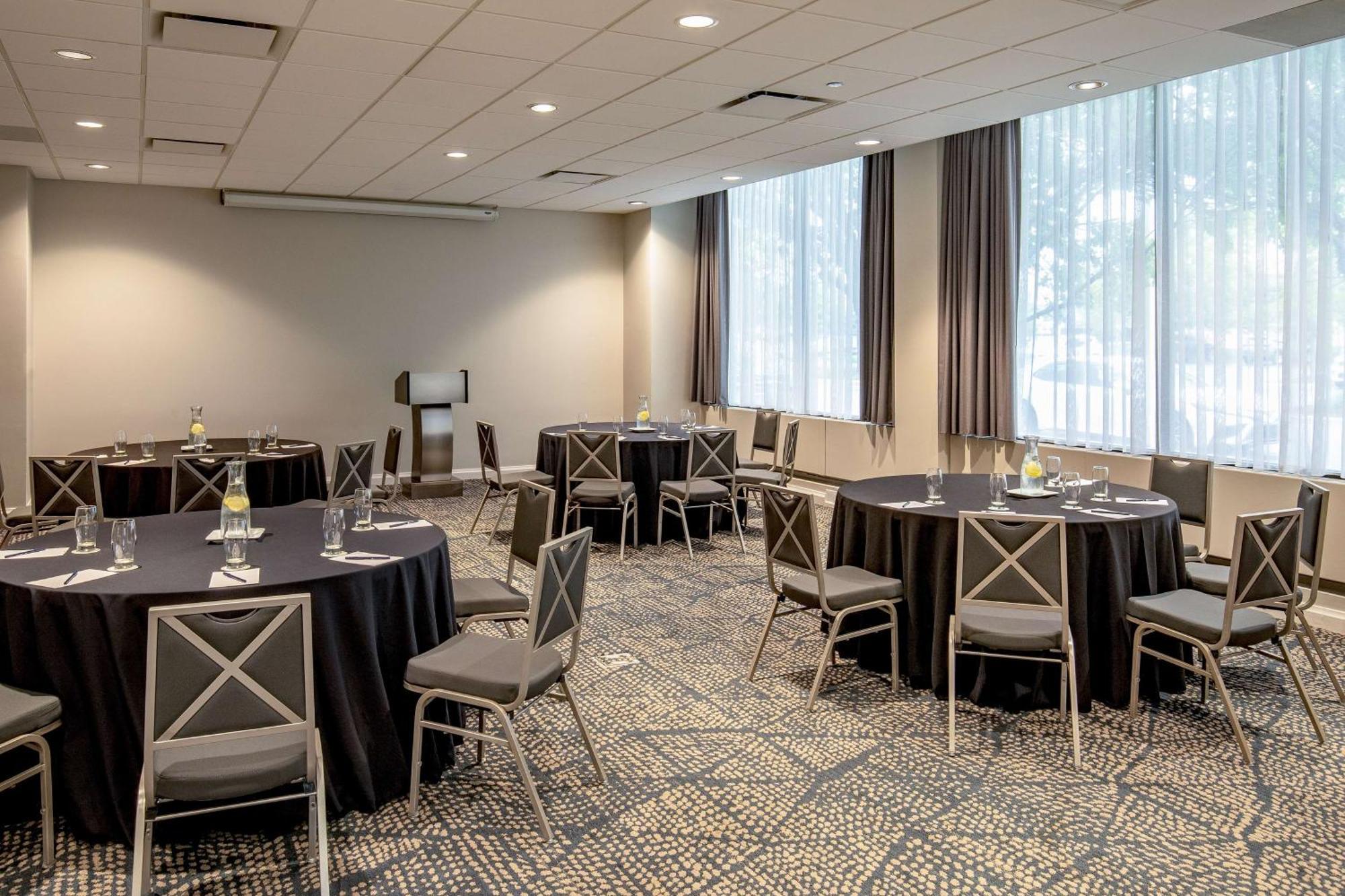 Doubletree By Hilton Hotel And Conference Center Chicago North Shore Скокі Екстер'єр фото