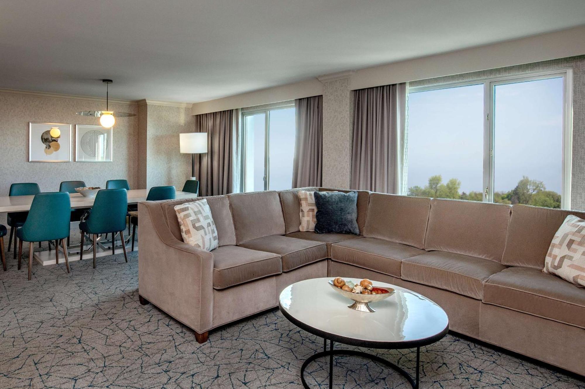 Doubletree By Hilton Hotel And Conference Center Chicago North Shore Скокі Екстер'єр фото